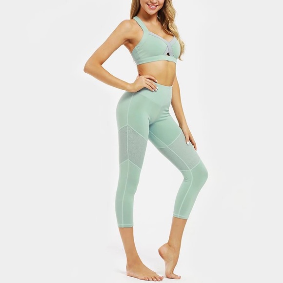 Custom Soft-Green 2-Piece Fitness Set - Picture 2 of 7